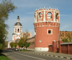 Sebul 
Стены Донского монастыря. Москва 
2011-06-30 12:07:42