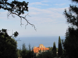 PopovicT 
Stari manastir Svetog Jovana Bogoslova, u brdima iznad sela Velika, nedaleko od grada Agia 
2011-07-05 09:47:42