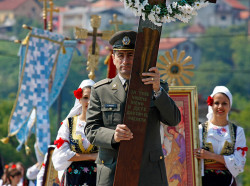 felix 
Литија на Духовски понедељак у Ваљеву-The Slava Of The Valjevo City  
2011-07-06 08:35:30
