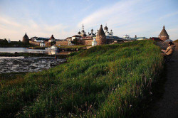 numeprenume 
white nights at Solovki Monastery 
2011-07-19 14:35:21