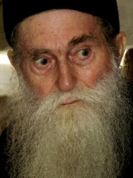 andreiromania 
Parintele Arsenie Papacioc/ Father Arsenios Papacioc 
96 
2011-07-20 18:55:39