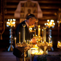 pTad 
W blasku świec ofiarnych / In the candlelight of sacrificial 
2011-07-27 11:28:32