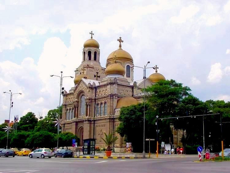 храм "Св. Успение Богородично", град Варна