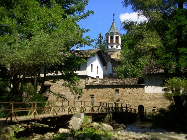 Дряновски манастир "Св. Архангел Михаил" (12-13 в.)