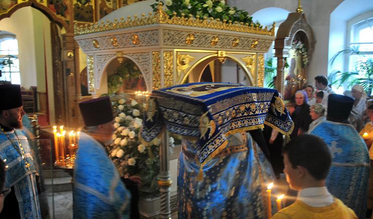 Вынос Плащаницы Богородицы