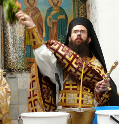 s.vladikov 
Архимандрит Арсений 
93 
2011-08-03 11:06:44