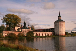 Supermax 
Кирилло-Белозерский монастырь 
104 
2011-08-05 09:21:35