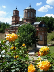 Наташа 
Манастир Покрова Пресвете Богородице, Ђунис 
2011-08-14 00:00:57