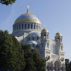 ik70 
Морской собор 
2011-08-30 15:19:36