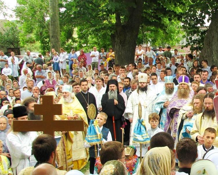Sarbatoarea Hramului (Adormirea Maicii Domnului) la manastirea Uspenia din Dobrogea (anul 2006) 