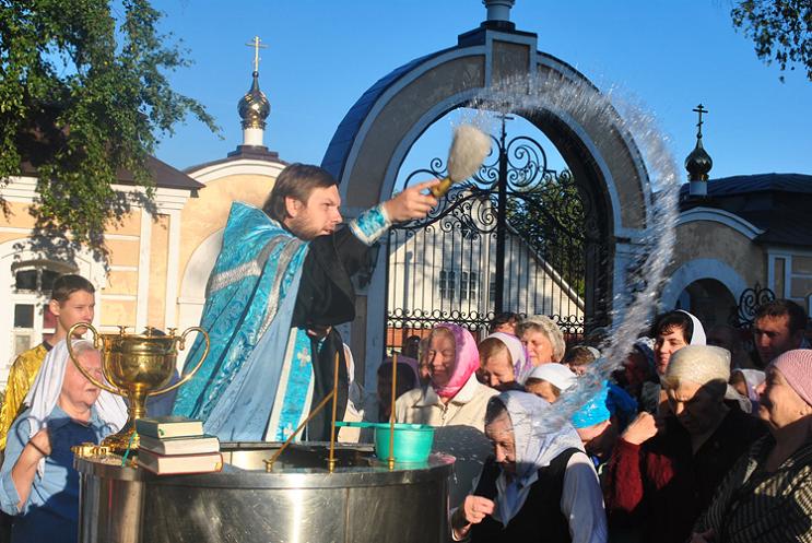 Молебен.