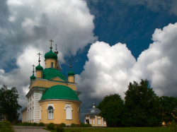 kcenia.belova 
Введено-Оятский монастырь.Введенский храм. 
2011-09-11 19:32:59