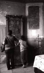 sepia 
* * * 
2011-09-27 14:10:38