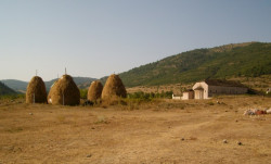 Diyana 
храм "Св. Архангели" от ХVІІІ в., с. Москопойе 
2011-09-28 08:13:23