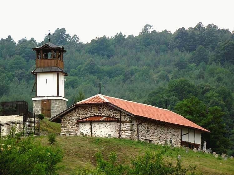храм "Света Петка" в село Белчин, общ. Самоков