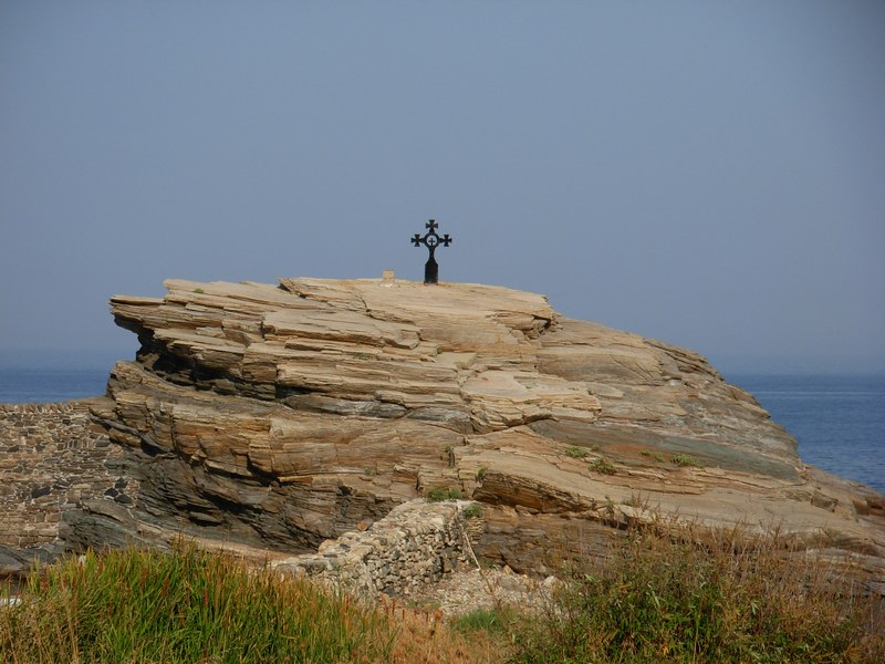 Σιδερένιος σταυρός στο Άγιον Όρος | Iron cross in Mount Athos