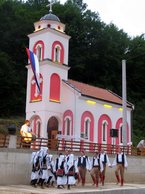 Crkva u selu Batkovci kod Sanskog Mosta