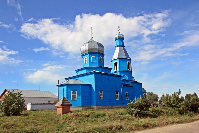 Среднее поволжье, сельский храм.