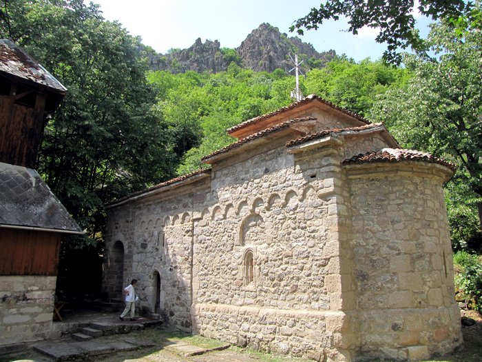 Crkva Arhangela Mihaila , ispod Boračkog krša