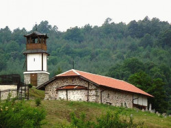 Nikolay_BG 
храм "Света Петка" в село Белчин, общ. Самоков 
2011-10-04 23:20:04