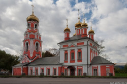 AlexG 
Дмитров. Сретенская церковь   
2011-10-07 21:07:54