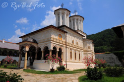 numeprenume 
Sfanta Manastire Hurezi 
2011-10-21 13:30:40