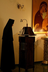 Marfik 
Пред святою иконою Твоею, Владычице ...  
2011-10-22 16:09:35