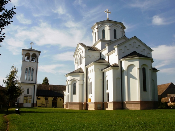 Храм Успења Пресвете Богородице - Бачки Јарак