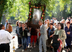 s.vladikov 
Храм „Света Неделя” - Лития 
2011-11-05 17:51:59