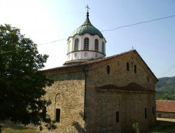 Nikolay_BG 
храм „Успение Богородично“(1837г.) – град Елена 
2011-11-08 13:56:46