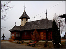 elenna 
Biserica de lemn a Mănăstirii "Sf. Împăraţi Constantin şi Elena" - Movila lui Burcel 
2011-11-29 13:55:51