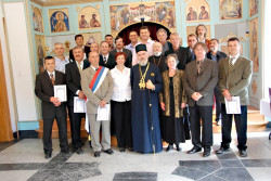 MikaV 
Parishioners with Bishop Georgije in Serbian church "Prepodobni Simeon Mirotocivi", Sherbrooke 
2011-11-30 23:59:52