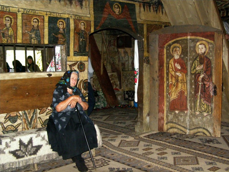 Po służbie w maramureskiej cerkwi