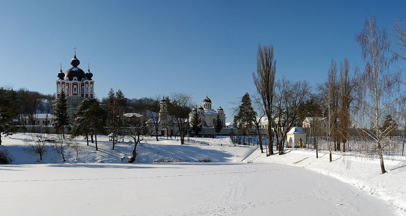 Монастырь Курки.