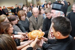 MikaV 
Okretanje  slavskog kolaca   naoposun 
2011-12-08 00:20:55
