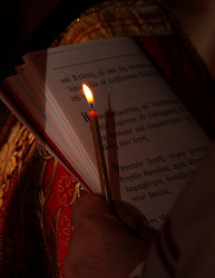 ngk 
Το κερί 
2011-12-09 18:44:04