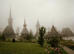 PALADA 
Maramureş 2011: Mănăstirea Bârsana în ceaţă - 4. 
2011-12-11 21:26:56