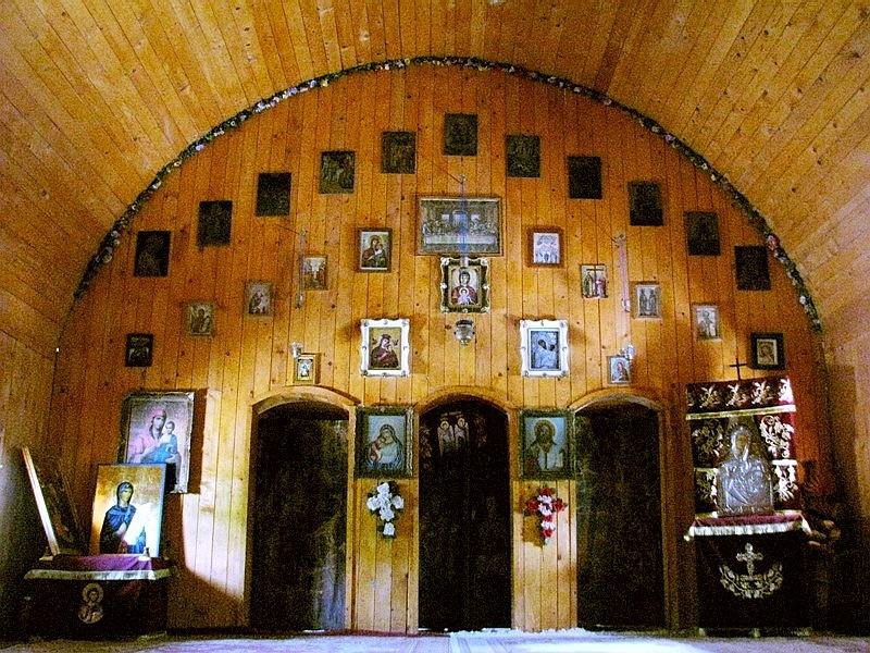 Mănăstirea Sfânta Cruce Oradea - biserica istorică de lemn  - iconostasul.
