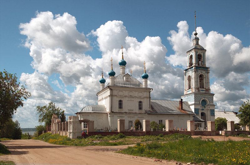 Кресты в облаках