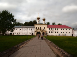 kcenia.belova 
Тихвинский Успенский мужской  монастырь. 
2012-01-16 06:39:31