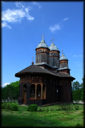 Poiana Marului - wood  church