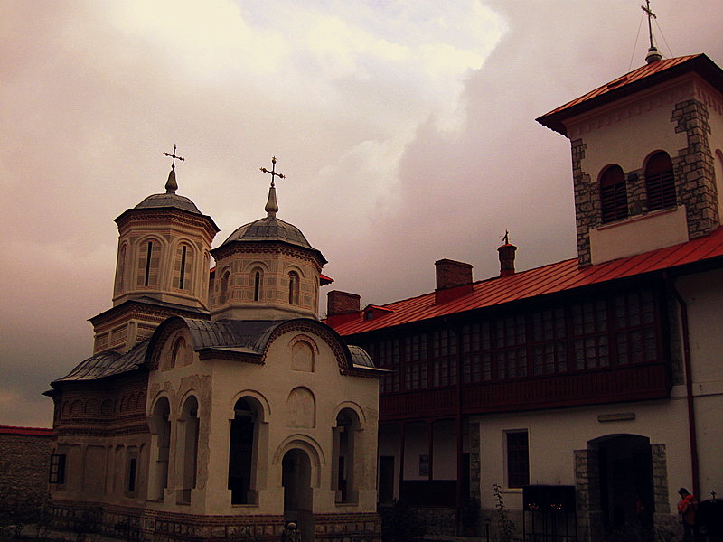 Arnota Monastery