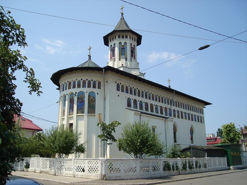  Biserica Sfânta Treime, zona Dristor, Bucureşti, România