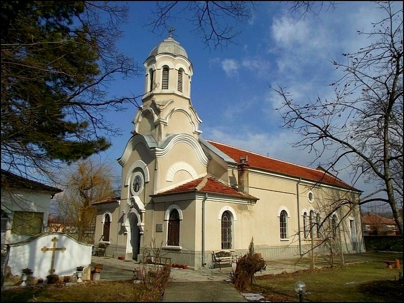 храм "Света Петка" в град Нова Загора