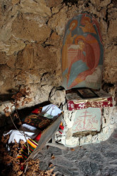 Tixy 
Витлејемска пећина код манастира Каона 
2012-02-02 15:35:18