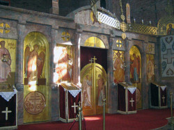 Nesko 
Иконостас у храму Св.Луке Београд 
2012-02-06 20:40:14