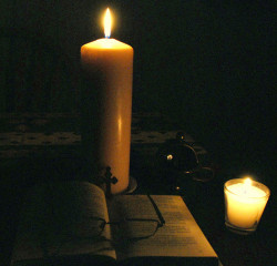 MikaV 
Candles 
2012-02-07 17:10:02