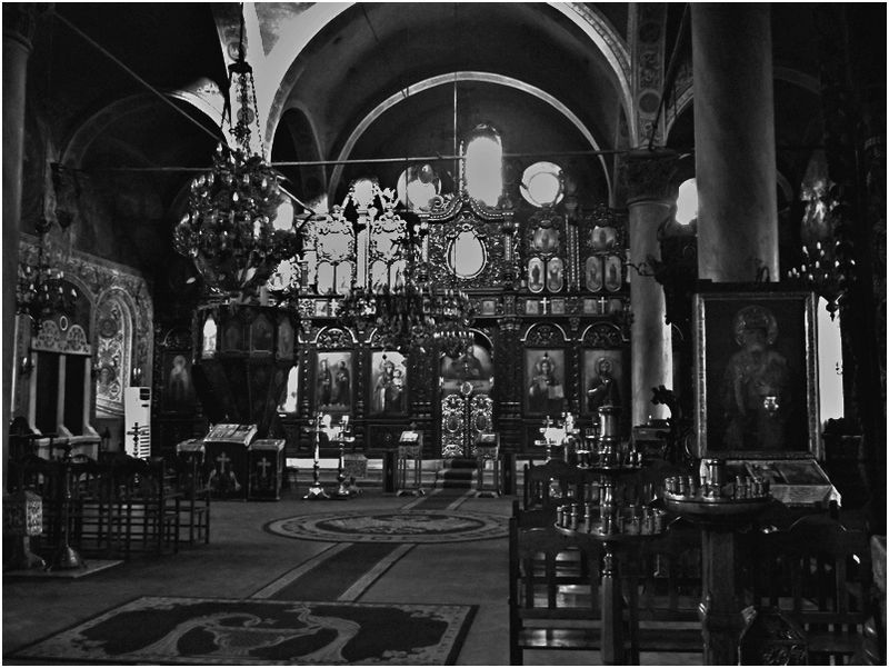 B&W INTERIOR