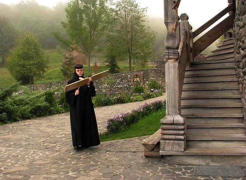 Amintiri de la Bârsana - Toaca de dimineaţă