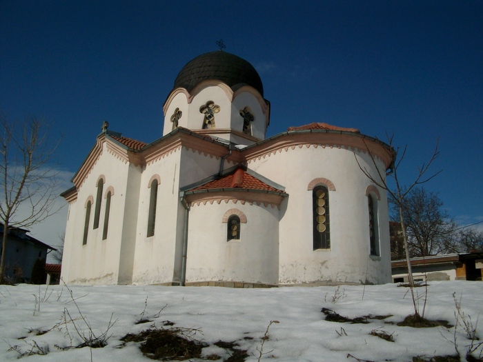 храм "Св. св. Кирил и Методий" в с. Иваняне, Софийско